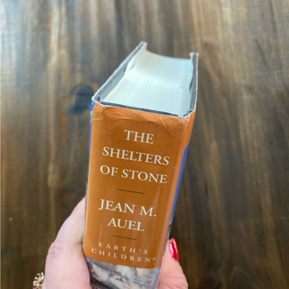 The Shelters of Stone by Jean M. Auel. 2002 Hardcover. Good Condition. Vintage! - Picture 3 of 16